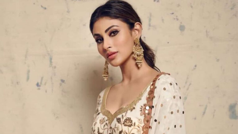 Mouni Roy Age, Height, Boyfriend, Family, Biography & More - StarsUnfolded