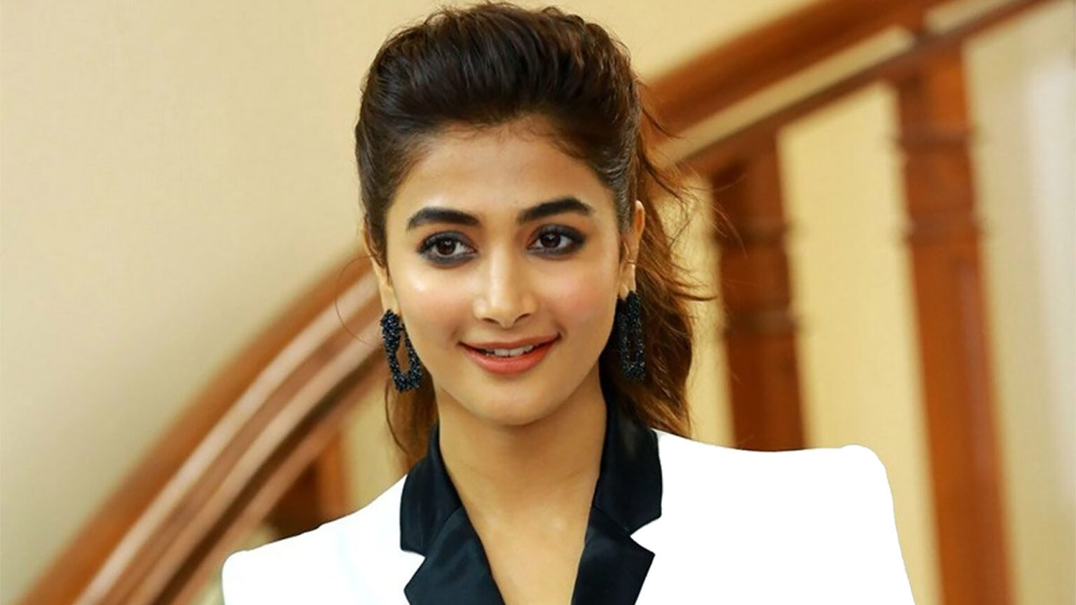 Pooja Hegde Height, Weight, Age, Boyfriend, Family, Biography & More ...