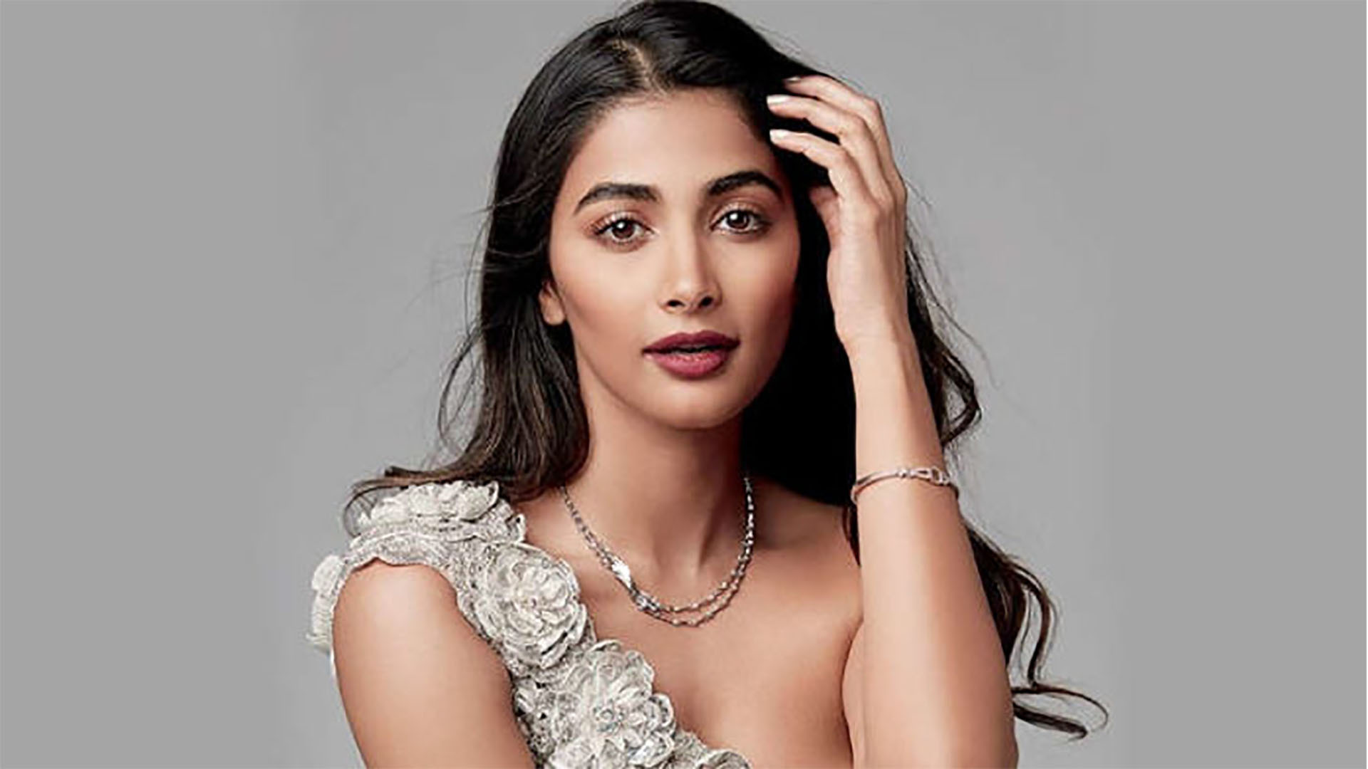 Pooja Hegde Height, Weight, Age, Boyfriend, Family, Biography & More ...