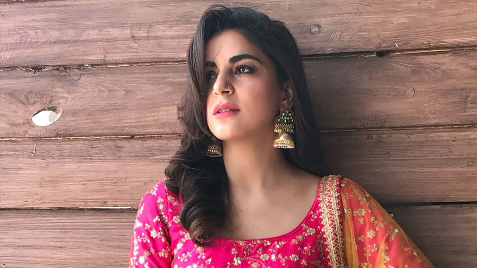 Shraddha Arya Age, Boyfriend, Family, Biography & More - Starsunfolded