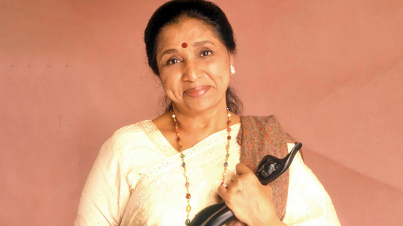 Asha Bhosle Age, Husband, Family, Children, Biography & More ...