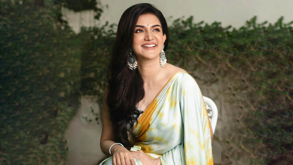 Honey Rose Height, Age, Boyfriend, Husband, Family, Biography & More